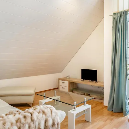 Ferienwohnung Am Schlossberg Appartement *